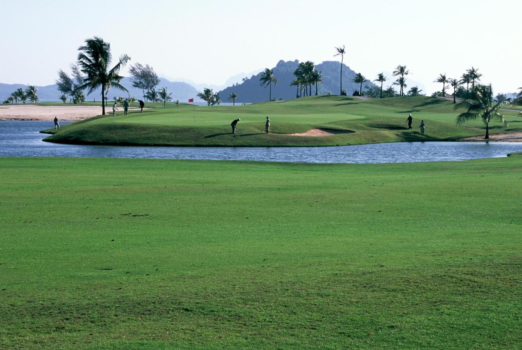 Mission Hills Phuket Golf Resort-Sha Extra Plus Por Bay Exteriör bild